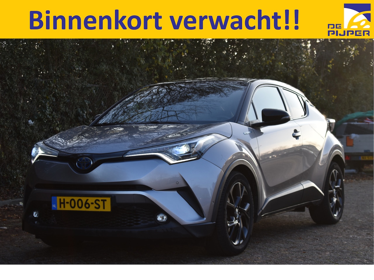 Toyota C-HR - 1.8 Hybrid Premium Pack Bi-Tone | NL-Auto | Vol | Afn.trekhaak | Keyless | Leder | Stoelve - AutoWereld.nl