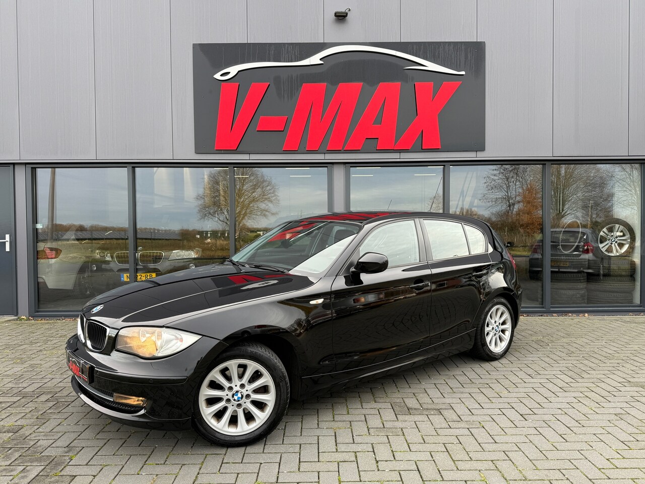 BMW 1-serie - 116i 2.0 Business Edition Lm Velgen Airco Pdc - AutoWereld.nl