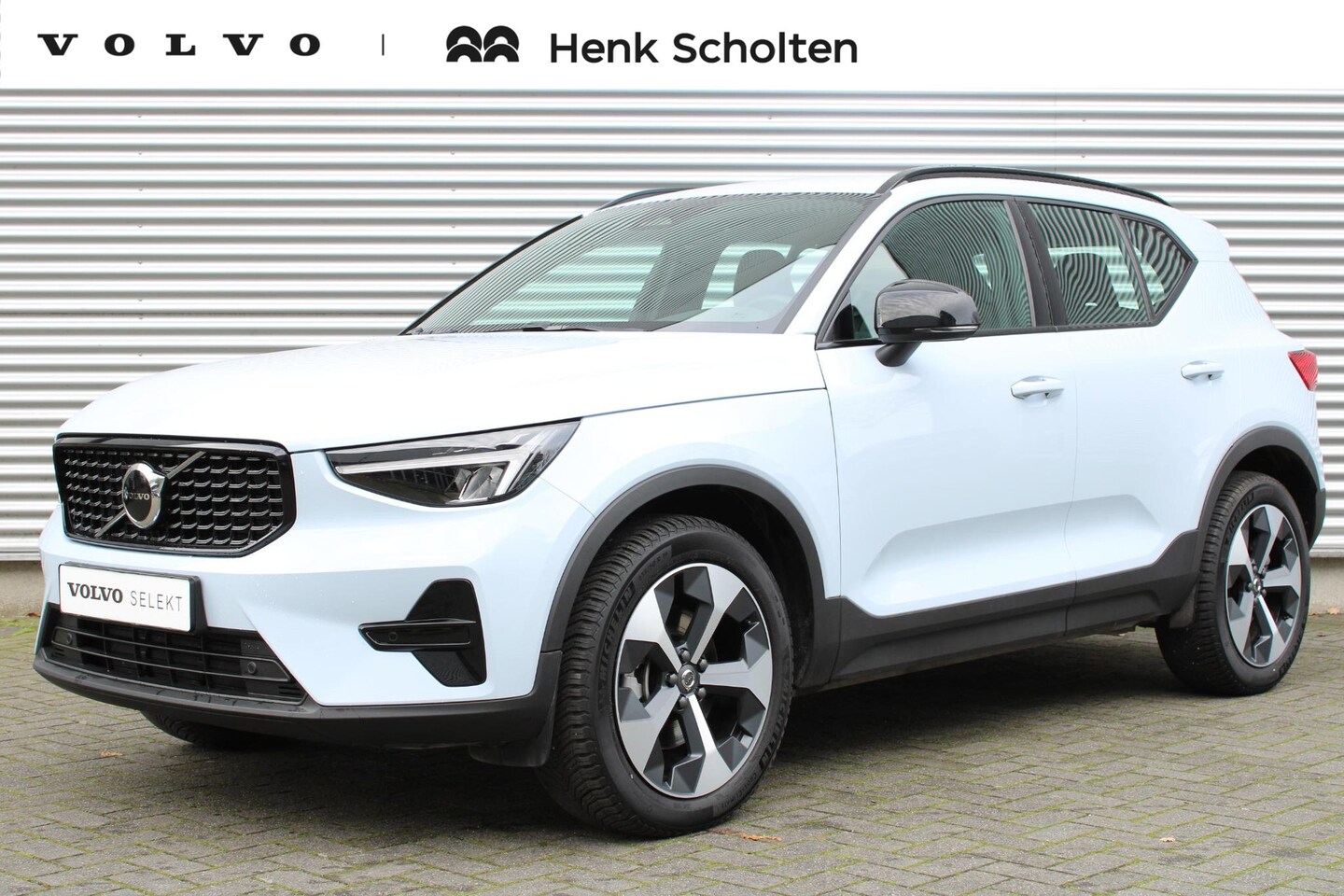 Volvo XC40 - B4 Plus Dark | Trekhaak | Stoel- en Stuurverwarming | Adaptieve Cruise Control | Pilot Ass - AutoWereld.nl