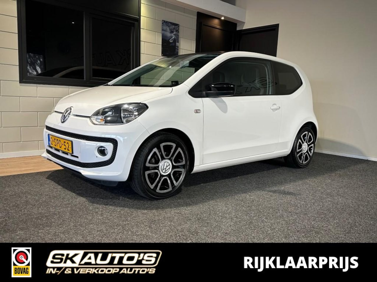 Volkswagen Up! - 1.0 HIGH UP! BLUEM. NAP l LMV l AIRCO l PDC l CRUISE - AutoWereld.nl