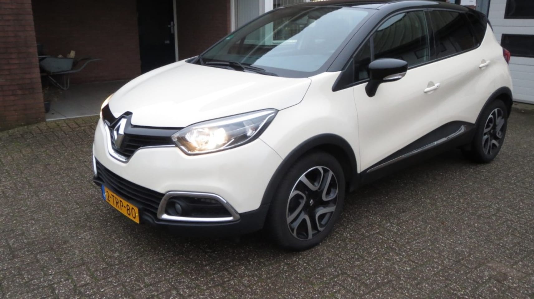 Renault Captur - 0.9 TCe Dynamique Cruise Airco Trekhaak Camera - AutoWereld.nl