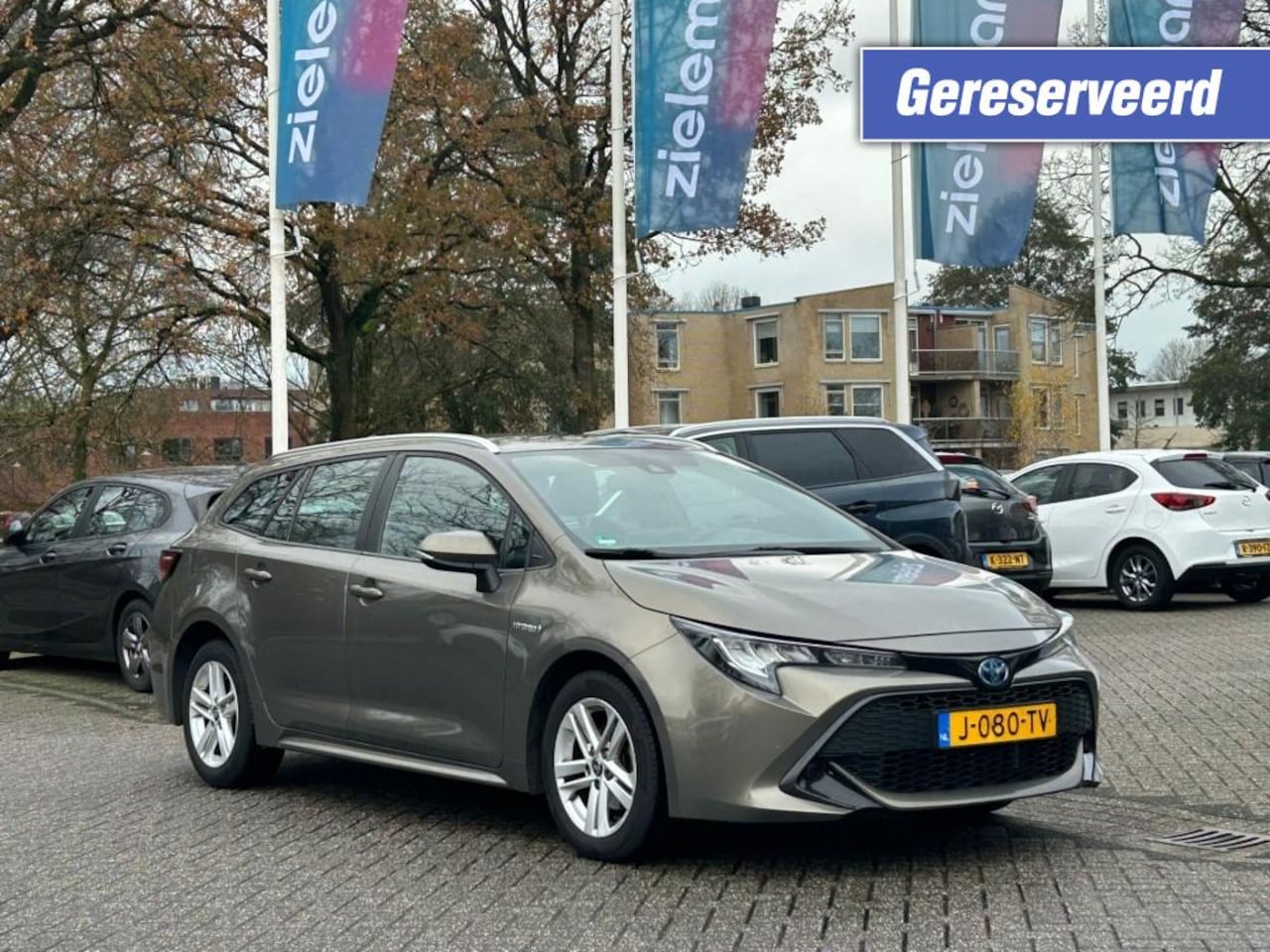 Toyota Corolla Touring Sports - 1.8 Touring Sports Hybrid Business - Carplay, Camera, Cruise GERESERVEERD!!! - AutoWereld.nl