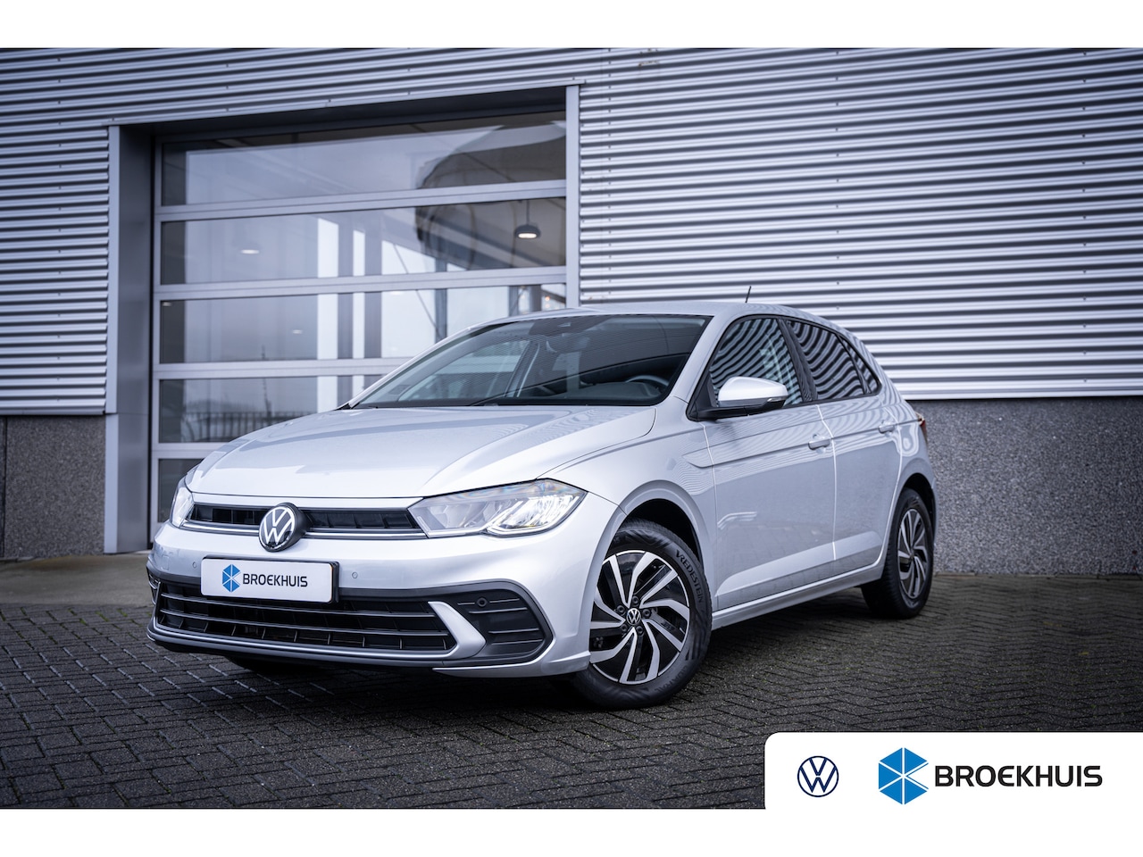 Volkswagen Polo - 1.0 TSI Life Business | Achteruitrijcamera | Airco (automatisch) | Parkeersensor voor en a - AutoWereld.nl