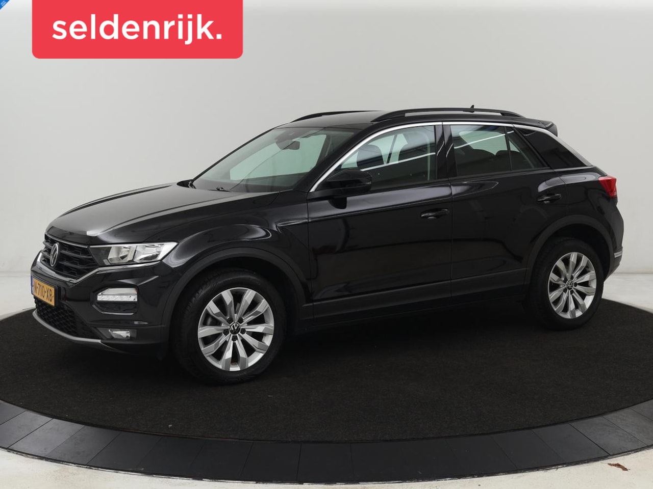 Volkswagen T-Roc - 1.0 TSI Style | Camera | Carplay | Climate control | Full LED | Navigatie | Adaptive cruis - AutoWereld.nl