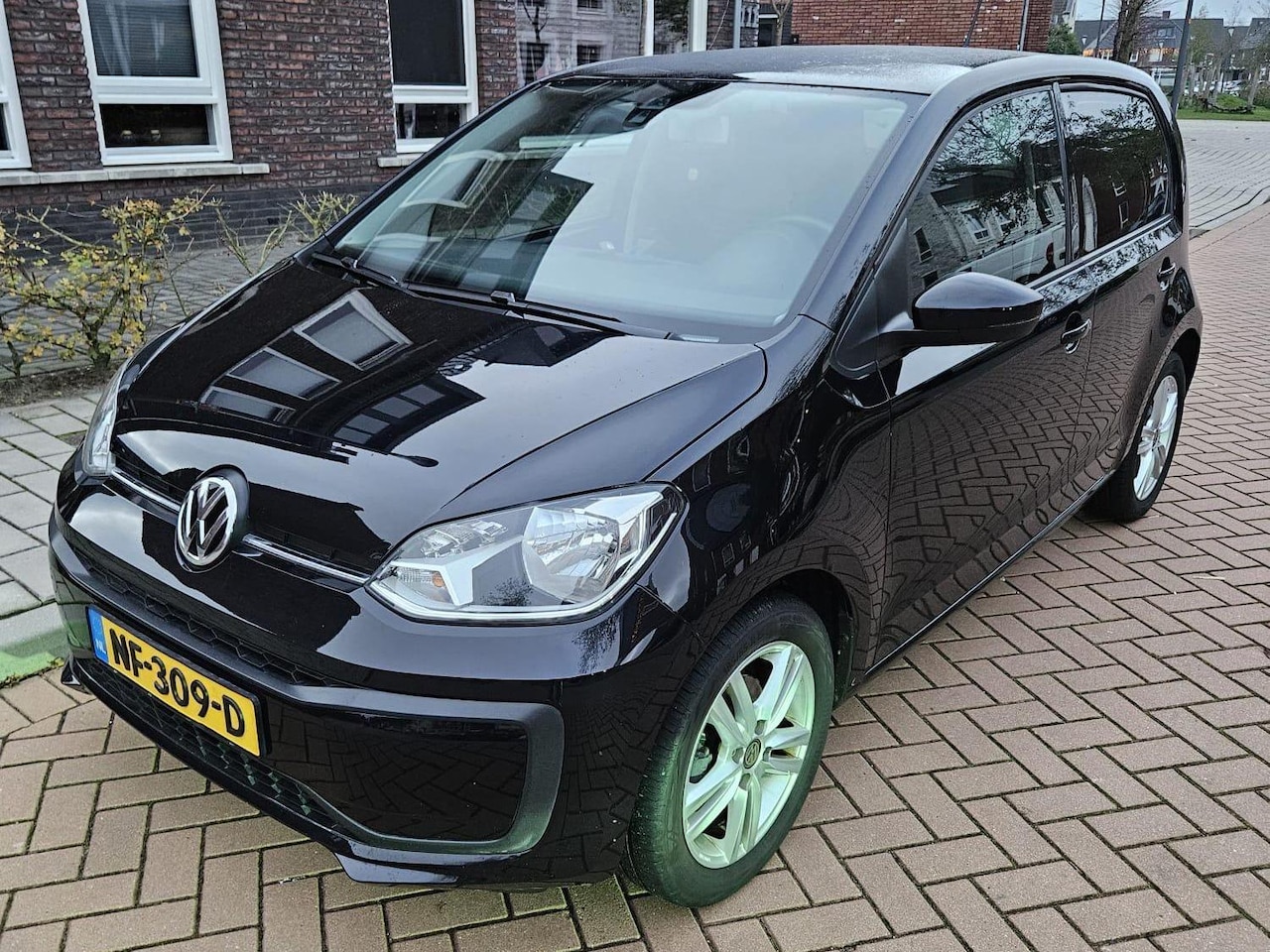 Volkswagen Up! - 1.0 BMT Move Up! 60pk | Airco | Cruise Control | 5 deurs - AutoWereld.nl