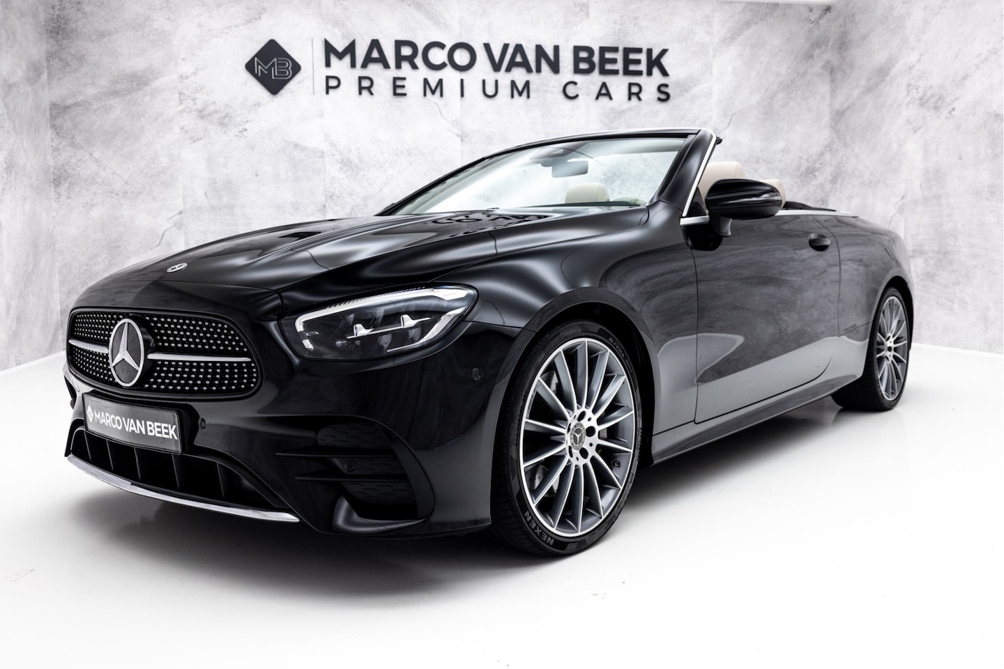 Mercedes-Benz E-klasse Cabrio - 300 AMG Line | Stoelventilatie | AirScarf | 20" | Sfeer - AutoWereld.nl