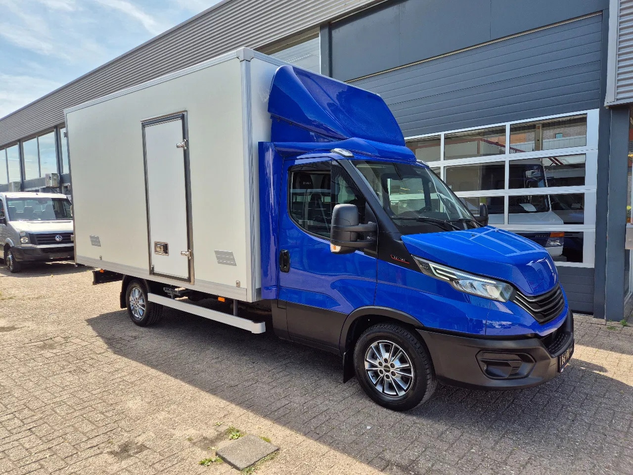 Iveco Daily - 35S18 3.0D Koffer/ Xenon/ Airco - AutoWereld.nl