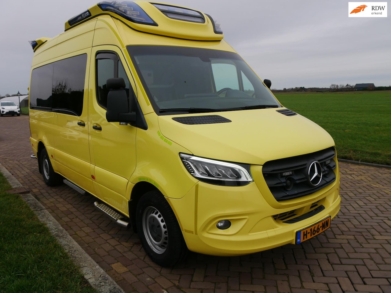 Mercedes-Benz Sprinter - V6 3.0 AMBULANCE AUT ** 26999 EX BTW ** - AutoWereld.nl