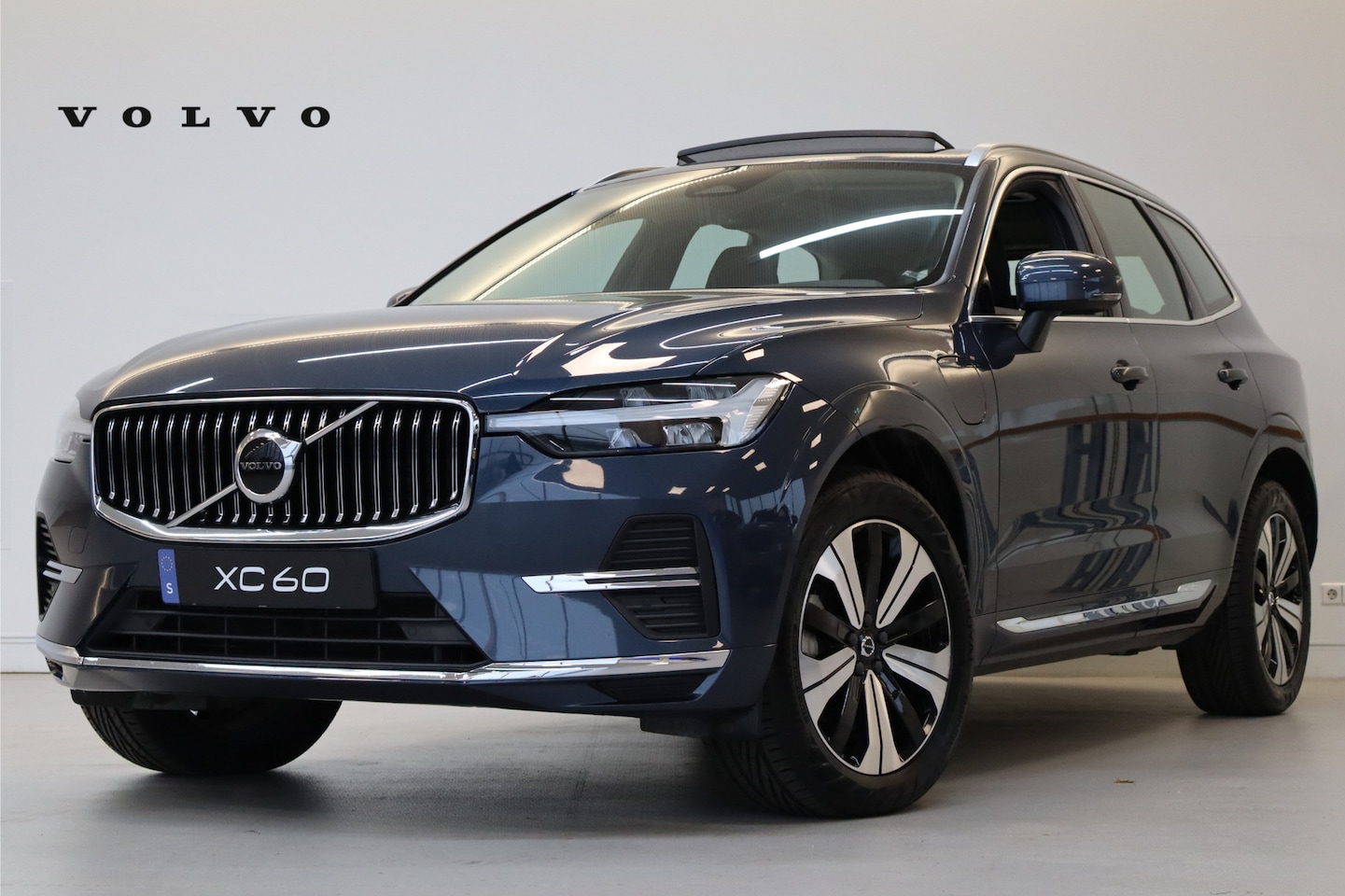 Volvo XC60 - T6 350PK Plus Bright Panoramadak | Memory | Leder | Cruise Control - AutoWereld.nl