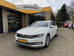 Volkswagen Passat Variant - 1.6 TDI Highline Automaat Schuifdak