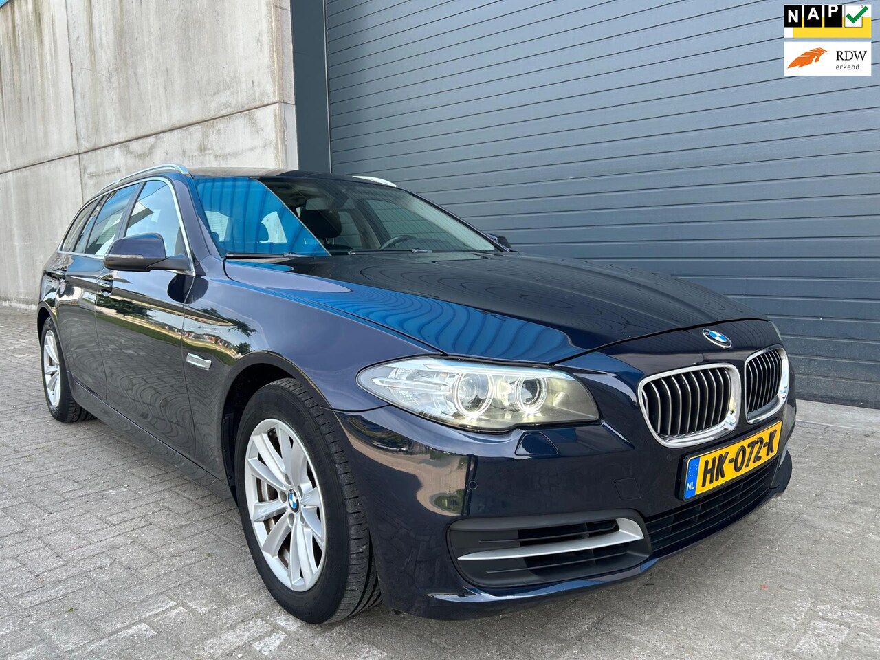 BMW 5-serie Touring - 520i Executive AUT LEDER NAVI NAP - AutoWereld.nl