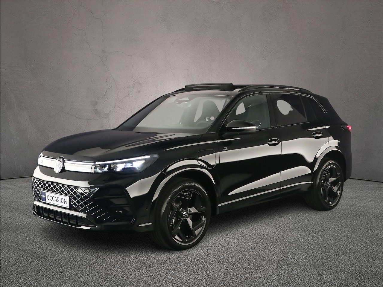 Volkswagen Tiguan - R-Line Edition 1.5 TSI eHybrid 272pk DSG Automaat Trekhaak, Black Style, Panoramadak, Adap - AutoWereld.nl