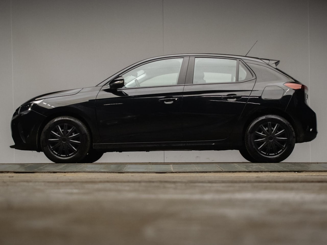 Opel Corsa - 1.2 Edition Sport (APPLE CARPLAY,NAVI,LANE ASSIST,PDC,LED,CRUISE,SPORTSTOELEN,NETTE STAAT) - AutoWereld.nl