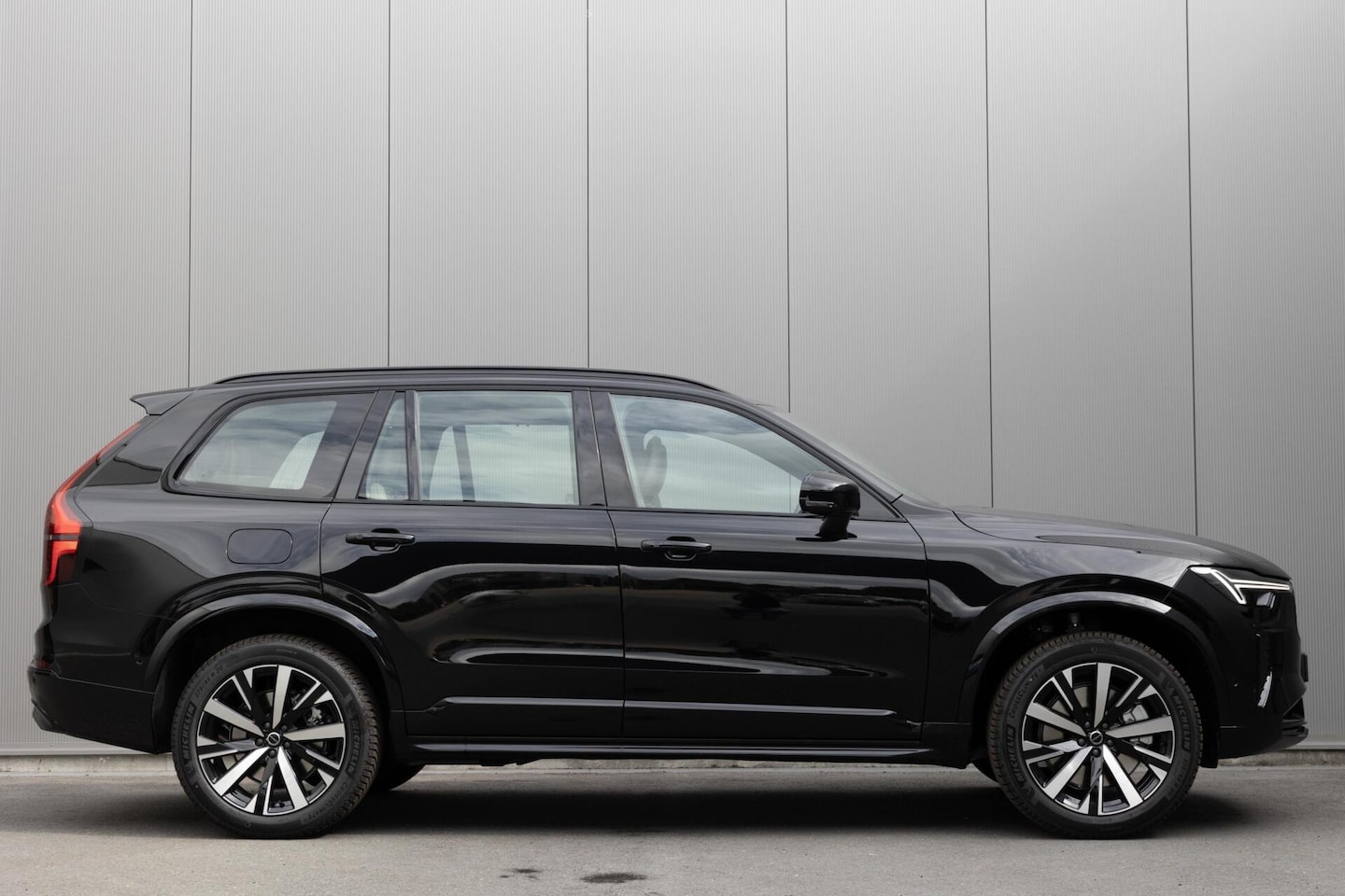 Volvo XC90 - T8 Plug-in hybrid AWD Ultra Dark 2025 - AutoWereld.nl