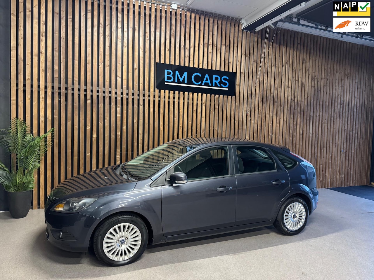 Ford Focus - 1.8 Limited Airco,Navigatie, 1e eig - AutoWereld.nl