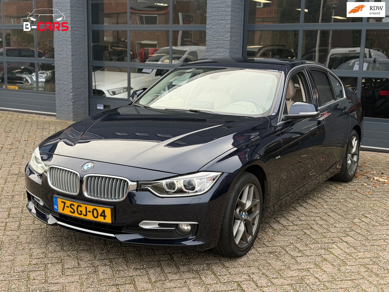 BMW 3-serie - 320i EfficientDynamics Executive Leer|Xlnavi|Xenon|Camera|Nap!! - AutoWereld.nl