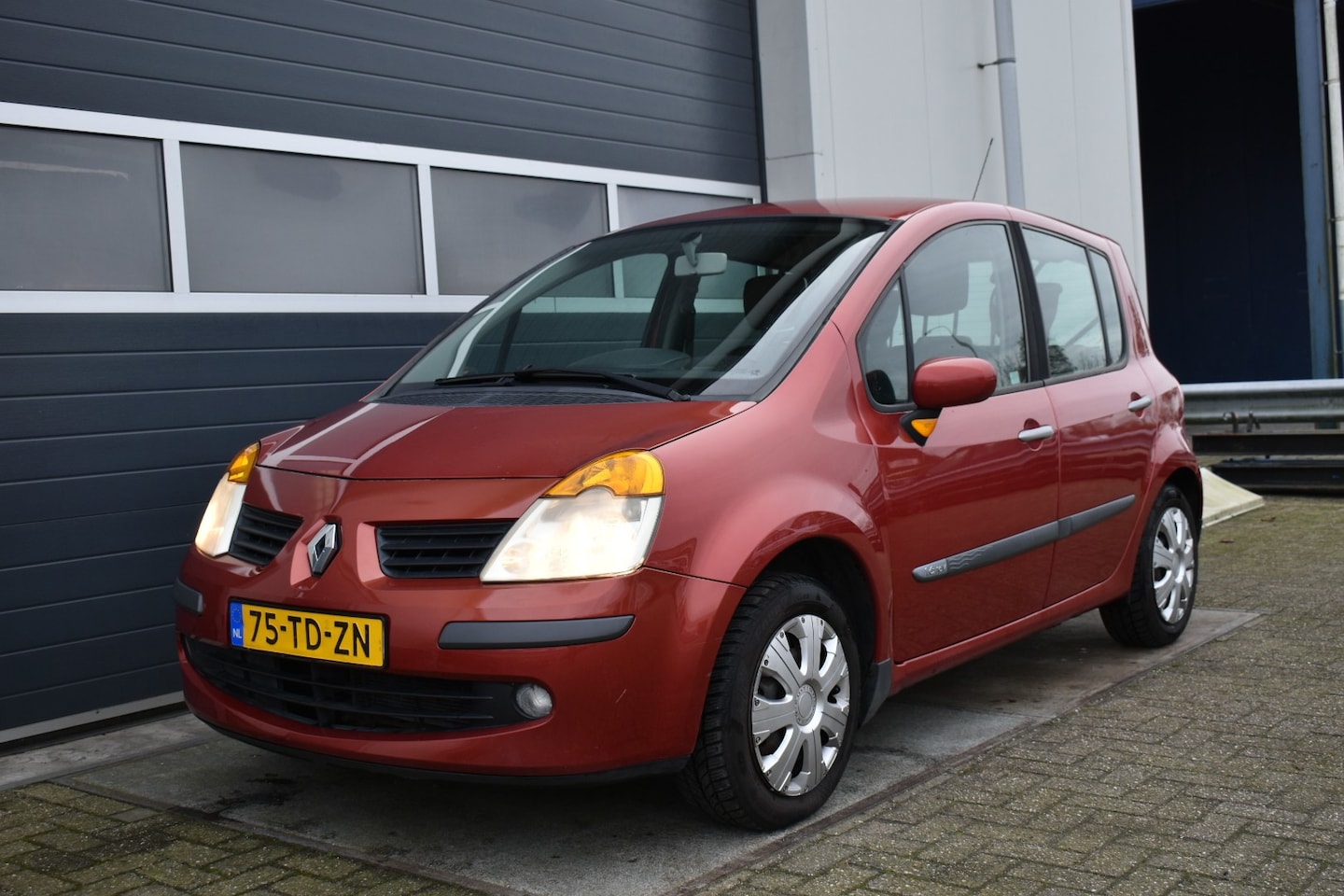 Renault Modus - 1.6-16V Authentique Basis 1.6-16V Authentique Basis - AutoWereld.nl