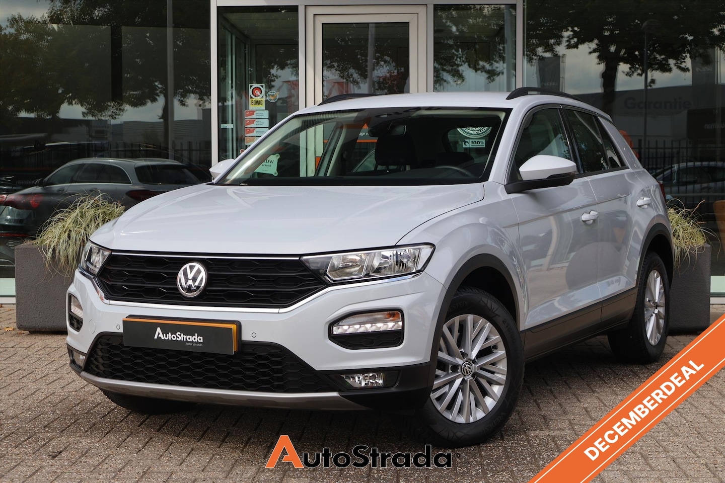 Volkswagen T-Roc - 1.0 Style TSI 115pk | Navigatie | Adaptive Cruise | Airco | Parkeersensoren | Radio | Carp - AutoWereld.nl
