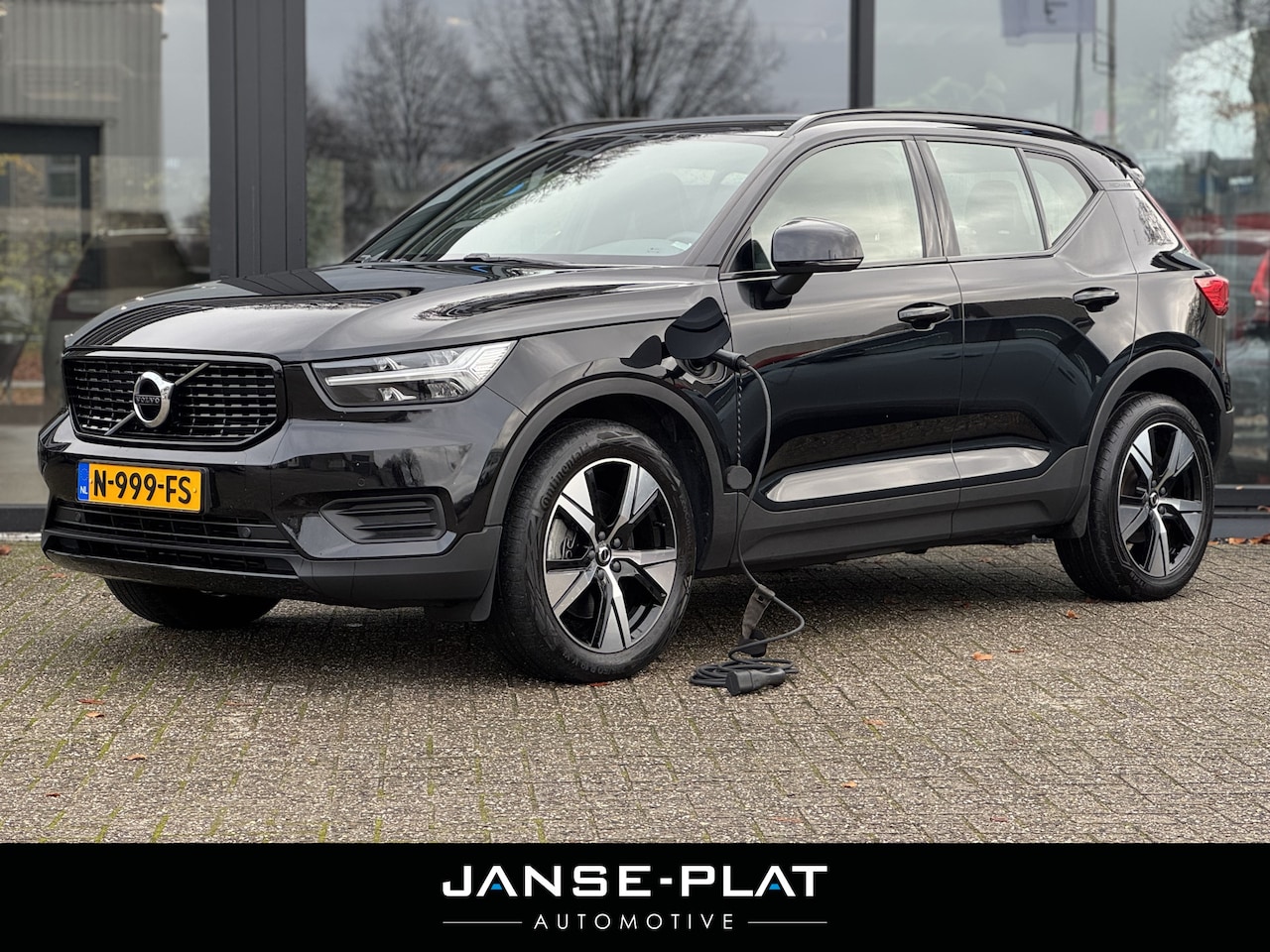 Volvo XC40 - 1.5 T5 Recharge R-Design Pilot Ass | Camera | Keyless - AutoWereld.nl