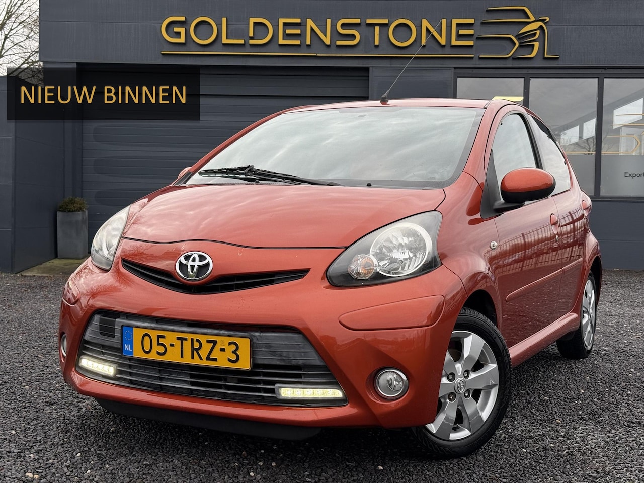 Toyota Aygo - 1.0 VVT-i Dynamic Orange 2e Eigenaar,Airco,5 Deurs,N.A.P,Lm velgen,Zeer Zuinig,Nieuwe Apk - AutoWereld.nl