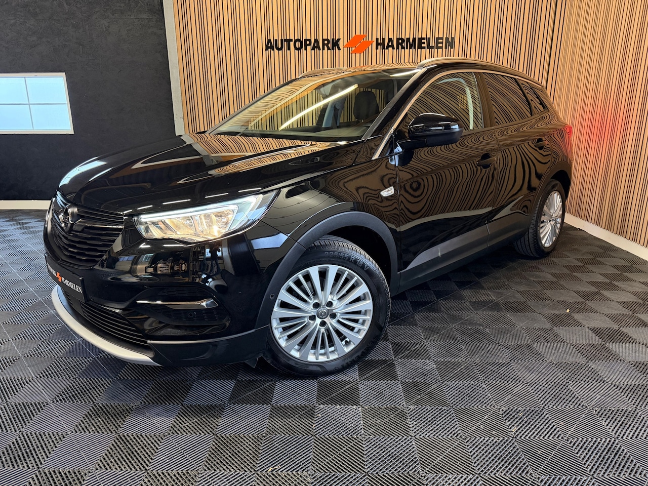 Opel Grandland X - 1.2 Turbo Ultimate Automaat Led Camera Leer - AutoWereld.nl