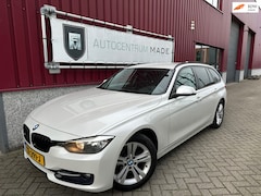 BMW 3-serie Touring - 318d Executive // Automaat // Navi // PDC // Cruise control