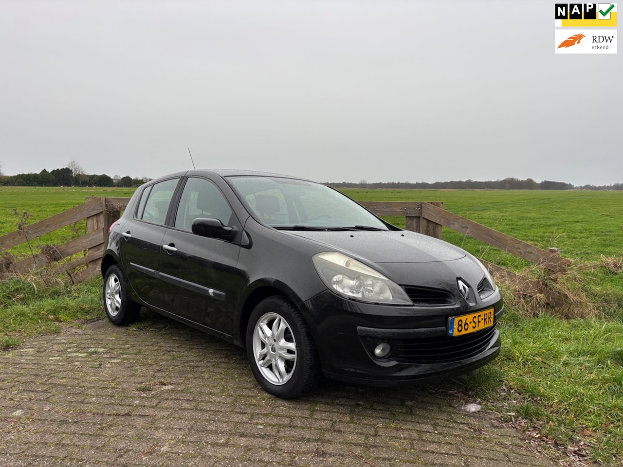 Renault Clio - 1.4-16V Team Spirit 1.4-16V Team Spirit, Airco, APK 16-12-2026 - AutoWereld.nl