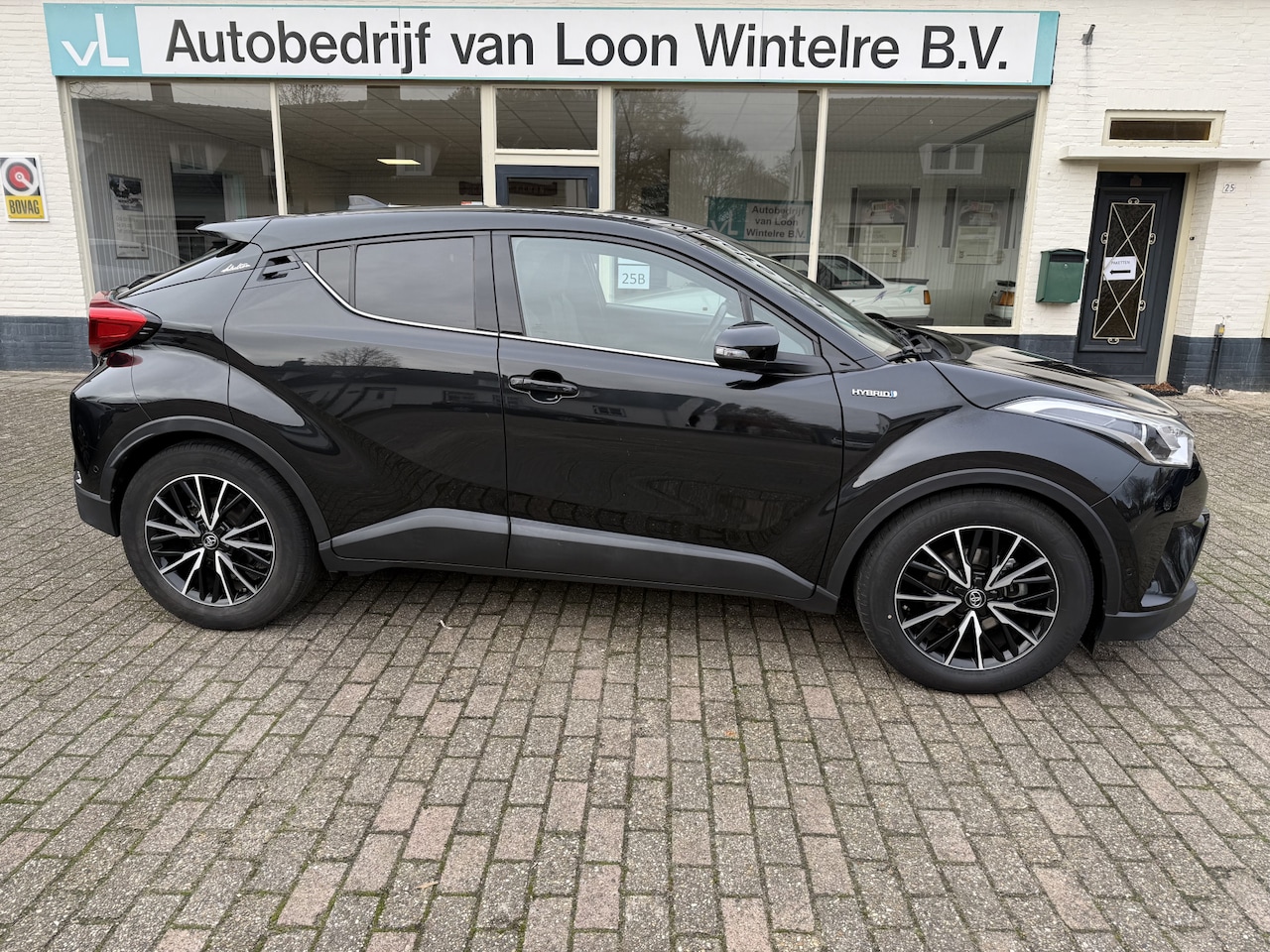Toyota C-HR - 1.8 Hybrid Bi-tone Trekhaak, Keyless entry, Keyless starten - AutoWereld.nl