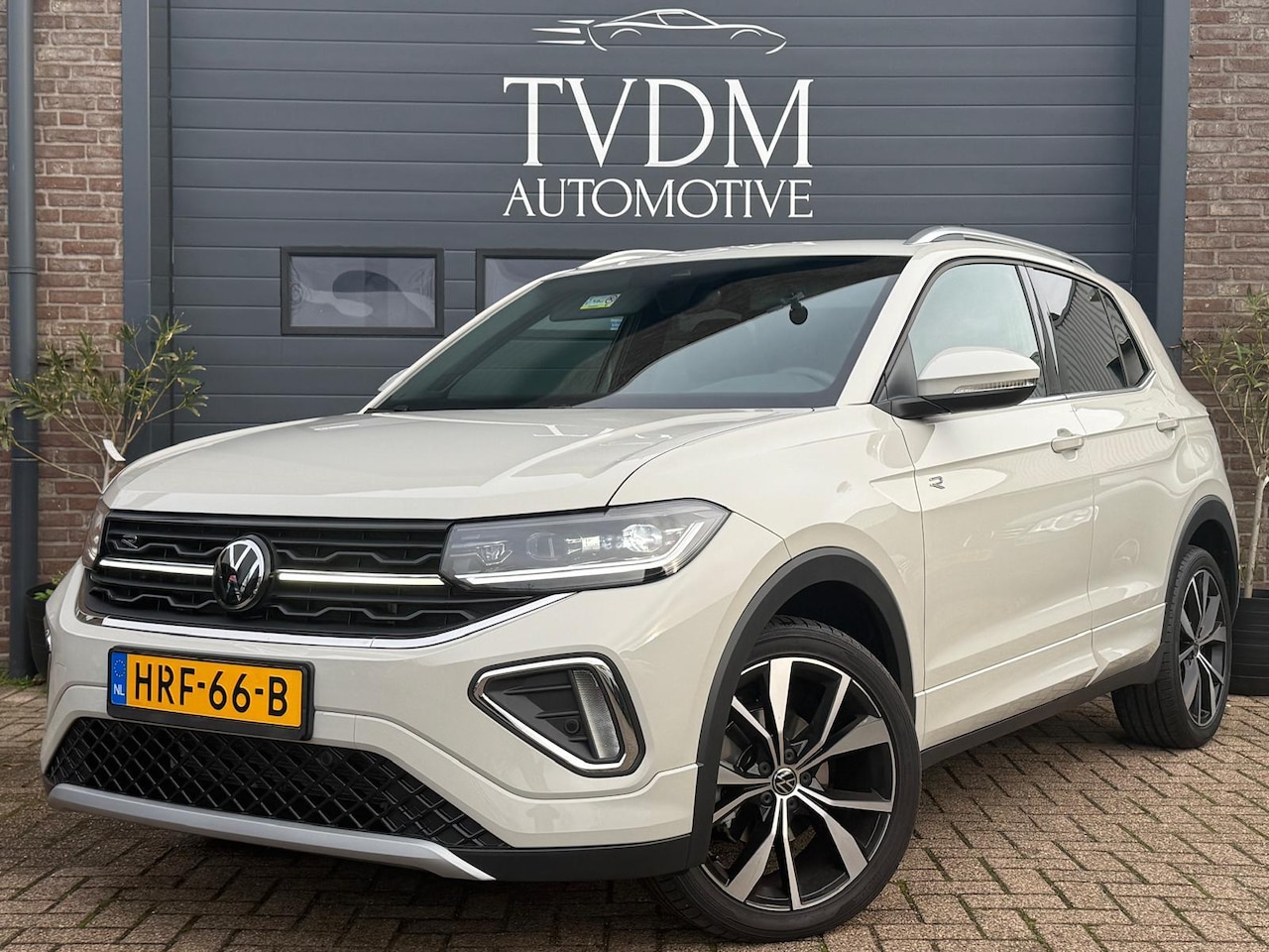Volkswagen T-Cross - 1.5 TSI R-Line Business|NAVI|STOELVERW|CAMERA - AutoWereld.nl