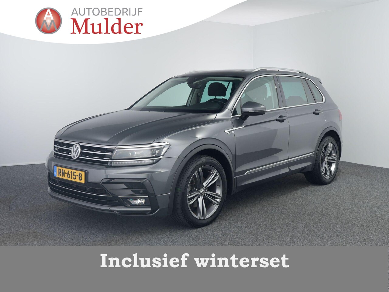 Volkswagen Tiguan - 1.4 TSI ACT Highline R-line | Matrix | Pano | Trekhaak | Virtual - AutoWereld.nl