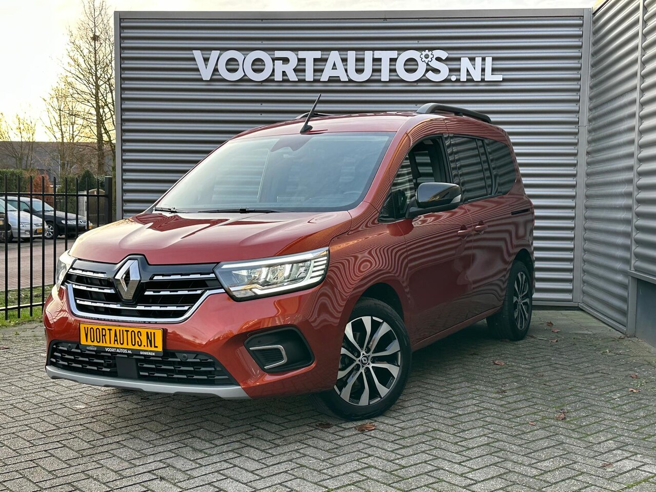 Renault Kangoo - 1.3 TCe 130 AUTOMAAT | NAVI \ CAMERA | PARKEERSENSOR | STOELVERWARMING | APPLE CARPLAY | A - AutoWereld.nl