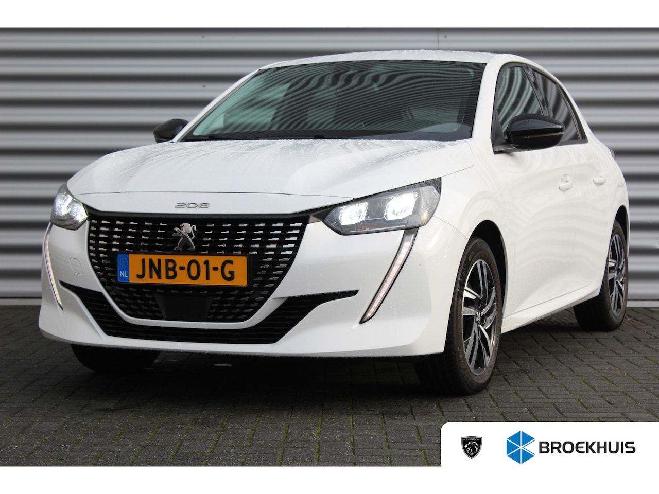 Peugeot 208 - 1.2 PURETECH 100PK ALLURE PACK / NAVI / LEDER / CLIMA / FULL-LED / PDC / CAMERA / 16" LMV - AutoWereld.nl