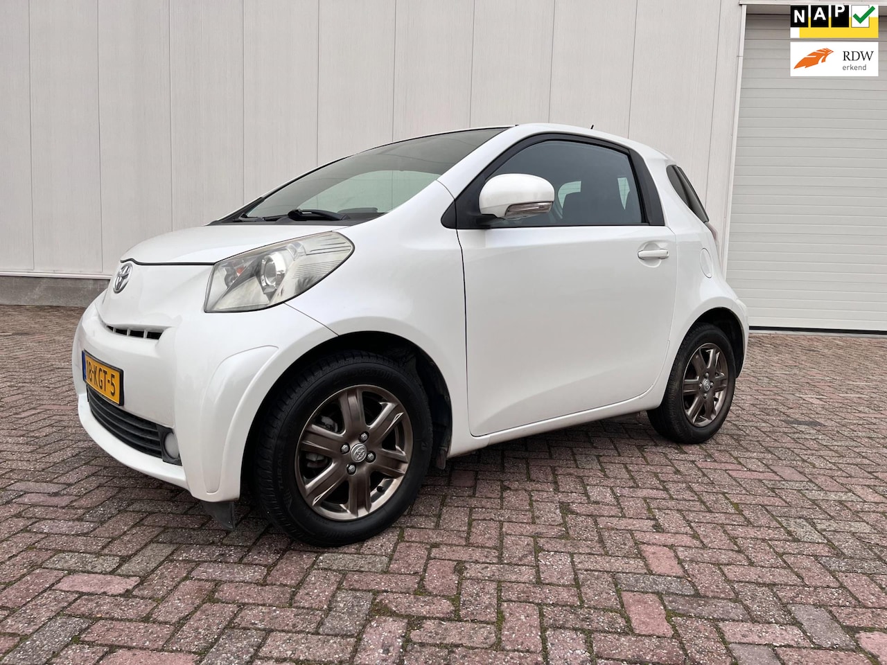Toyota iQ - 1.0 VVTi Aspiration airco stoelverwarming leder bekleding 2009 - AutoWereld.nl