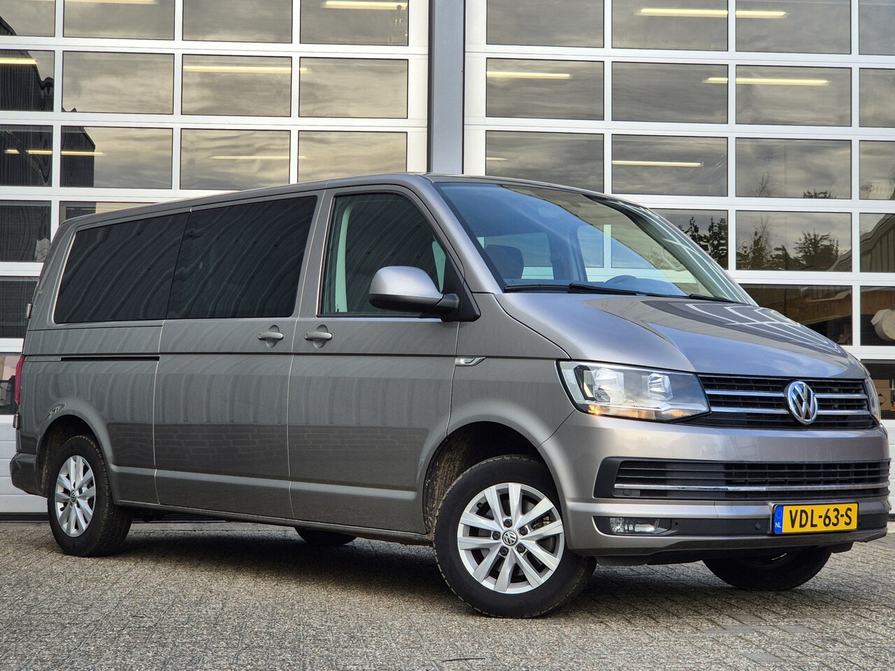Volkswagen Transporter - 2.0 TDI L2H1 DC Highline | NAVI | CRUISE | - AutoWereld.nl