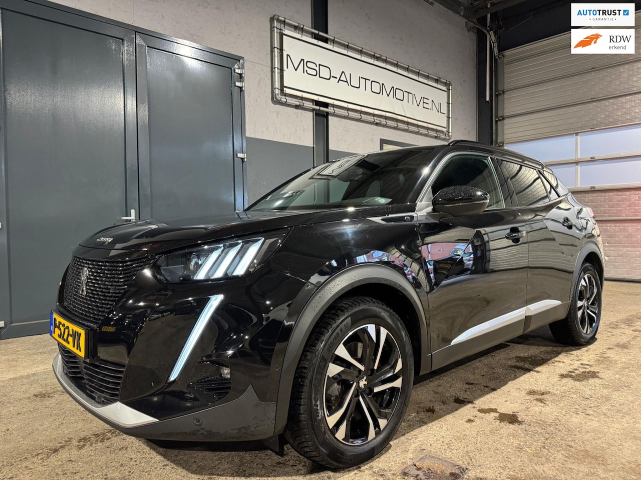 Peugeot e-2008 - EV GT 50 kWh Panoramadak 360 Camera Incl BTW - AutoWereld.nl