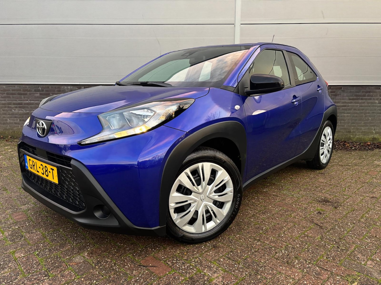 Toyota Aygo X - 1.0 VVT-i MT play 1.0 VVT-i MT Play - AutoWereld.nl