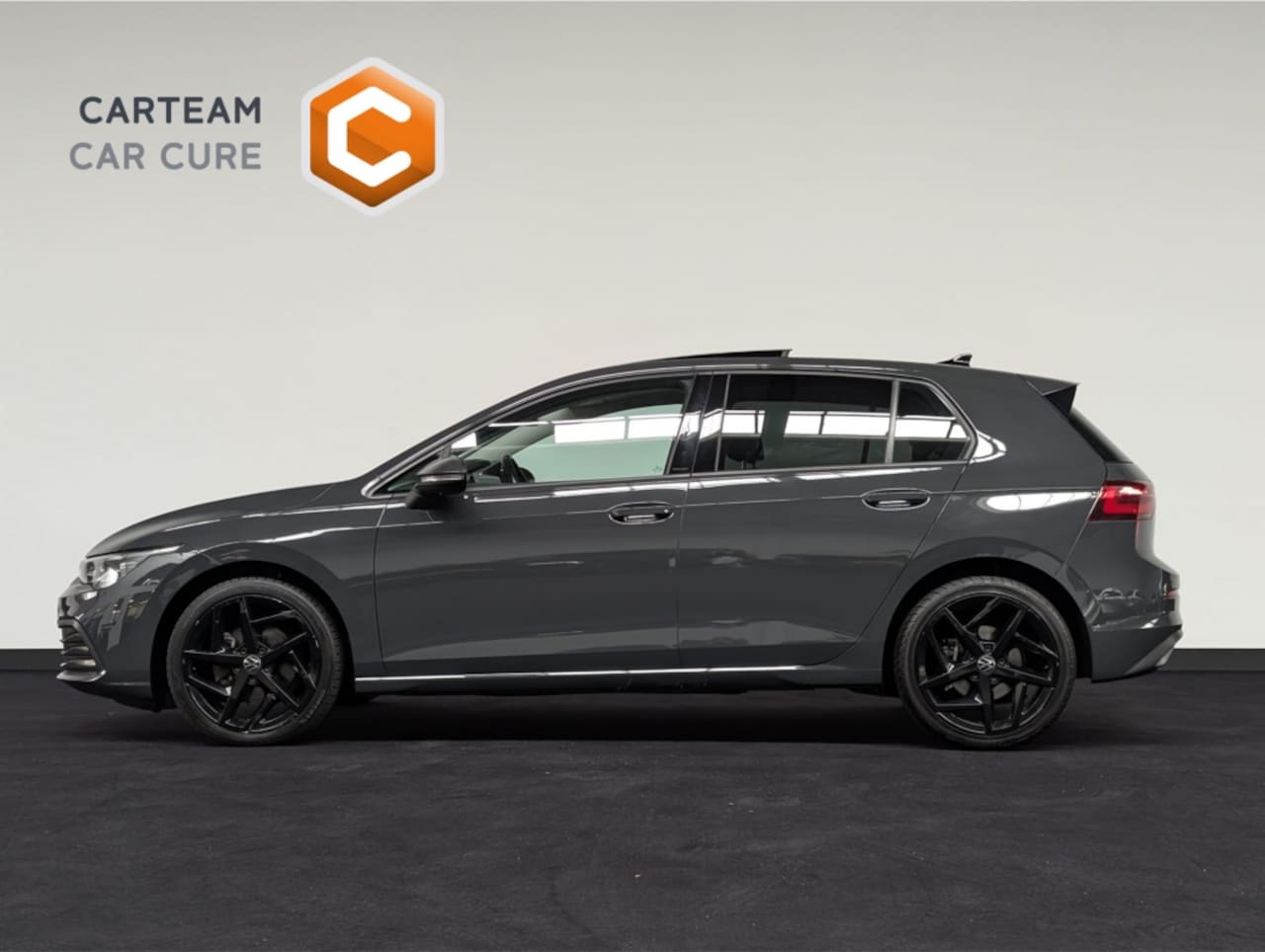 Volkswagen Golf - 1.5 eTSI R-Line |PANO|STOELVERWARMING - AutoWereld.nl