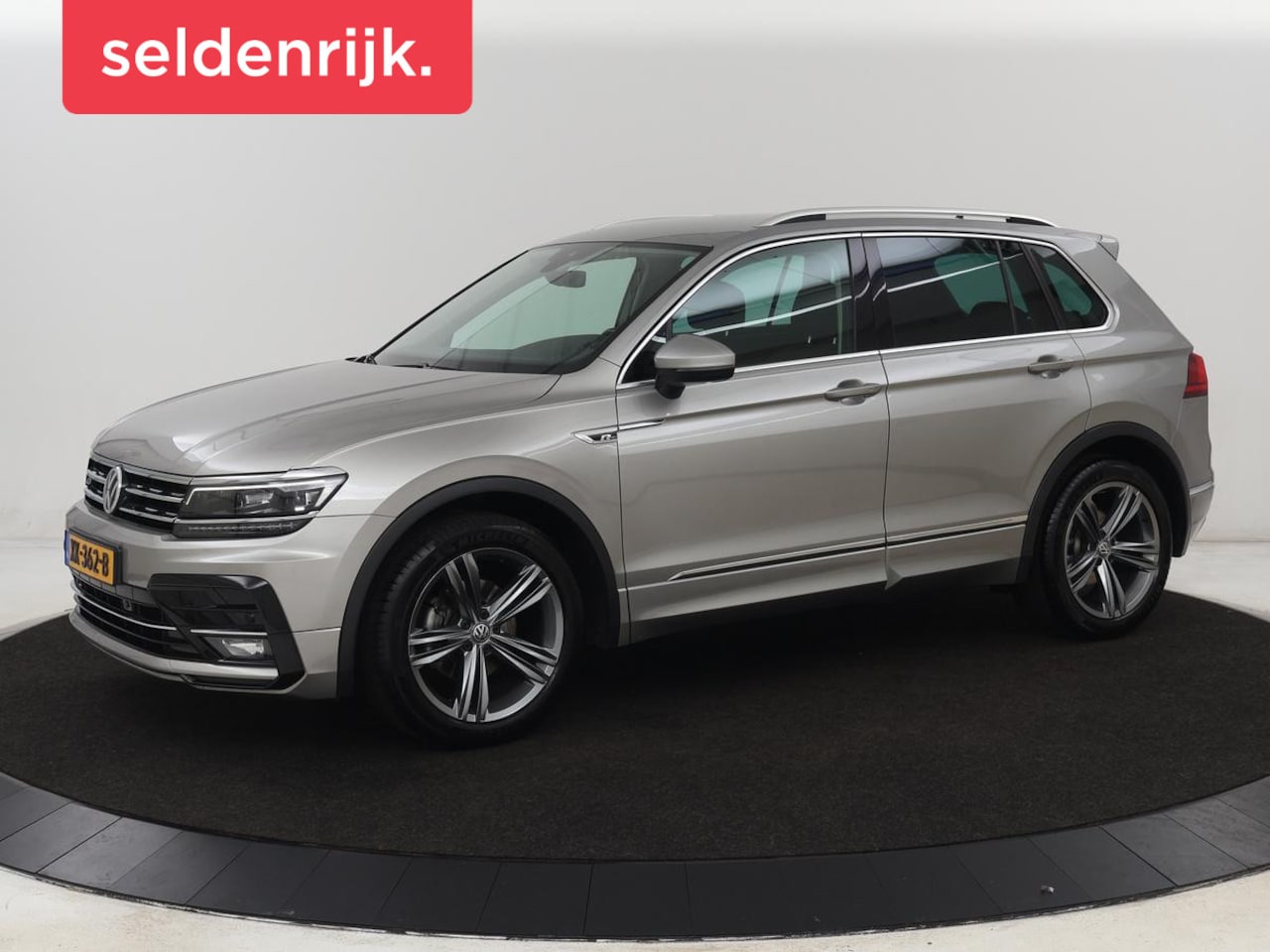 Volkswagen Tiguan - 1.4 TSI R Line | Stoelverwarming | Trekhaak | Carplay | Navigatie | Virtual Cockpit | Adap - AutoWereld.nl