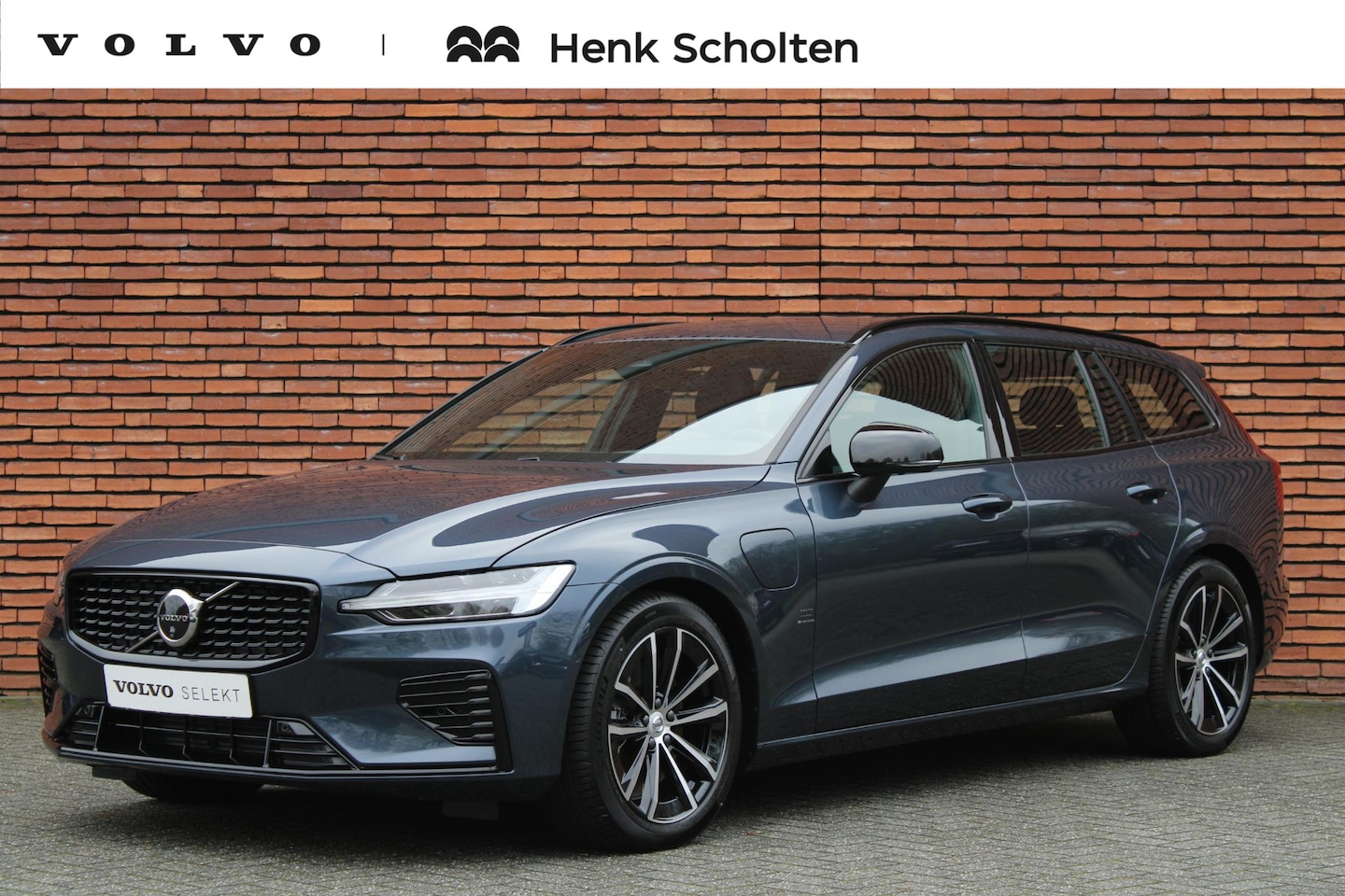 Volvo V60 - T6 Plug-in hybrid AWD Plus Dark Elektrisch verstelbare voorstoelen | 360 graden camera | T - AutoWereld.nl