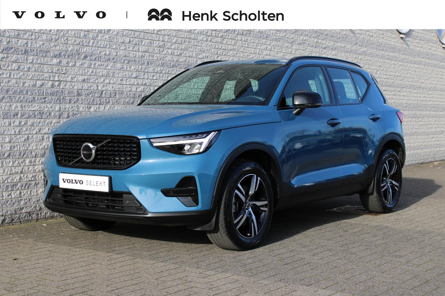 Volvo XC40 - B4 Automaat Plus Dark | Verwarmbare voorstoelen | Verwarmbaar stuurwiel | Camera achter | - AutoWereld.nl