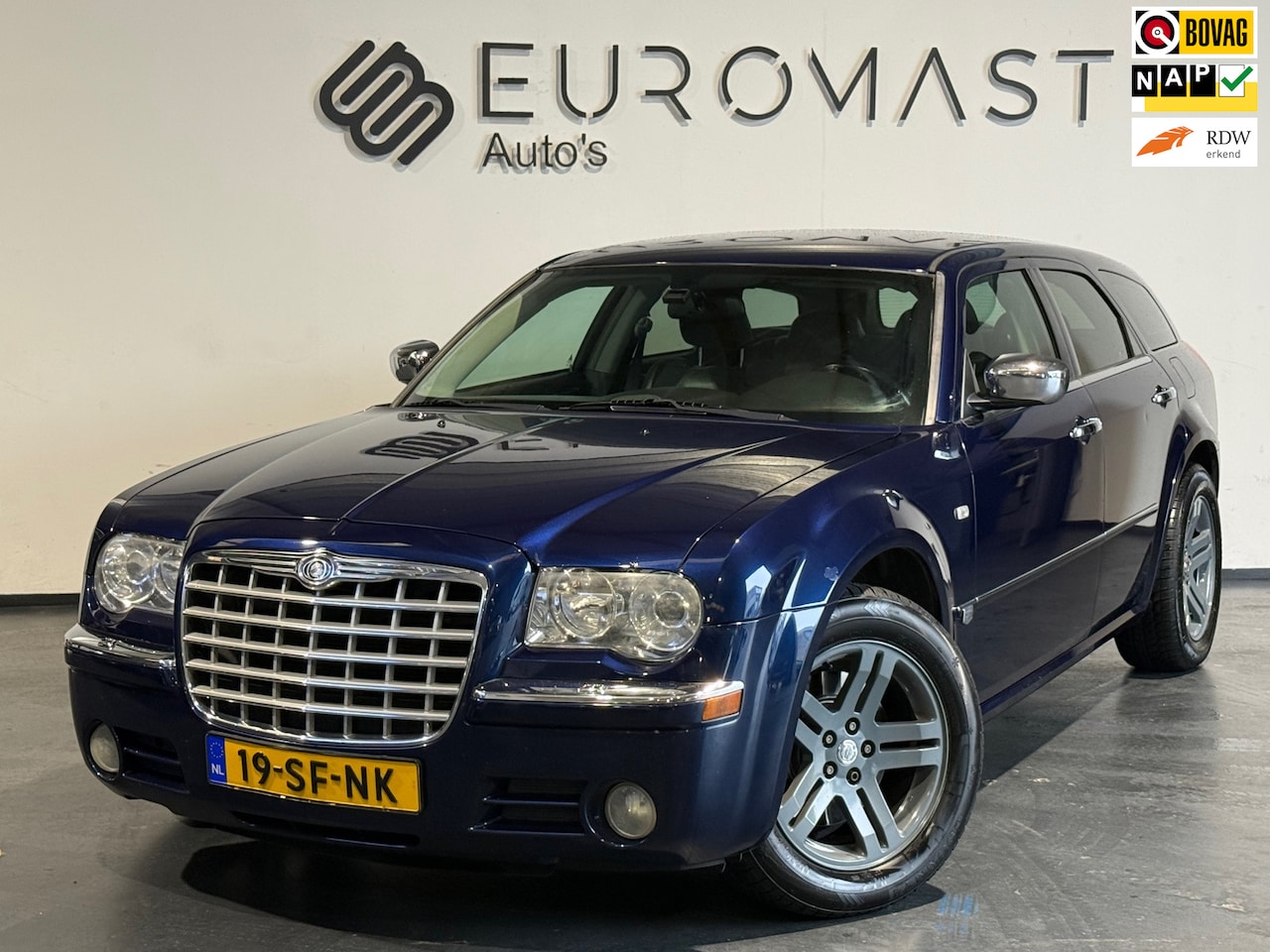 Chrysler 300C Touring - 3.5 V6 AWD Automaat Lederbekleding Cruise Pdc Nieuwe Apk - AutoWereld.nl