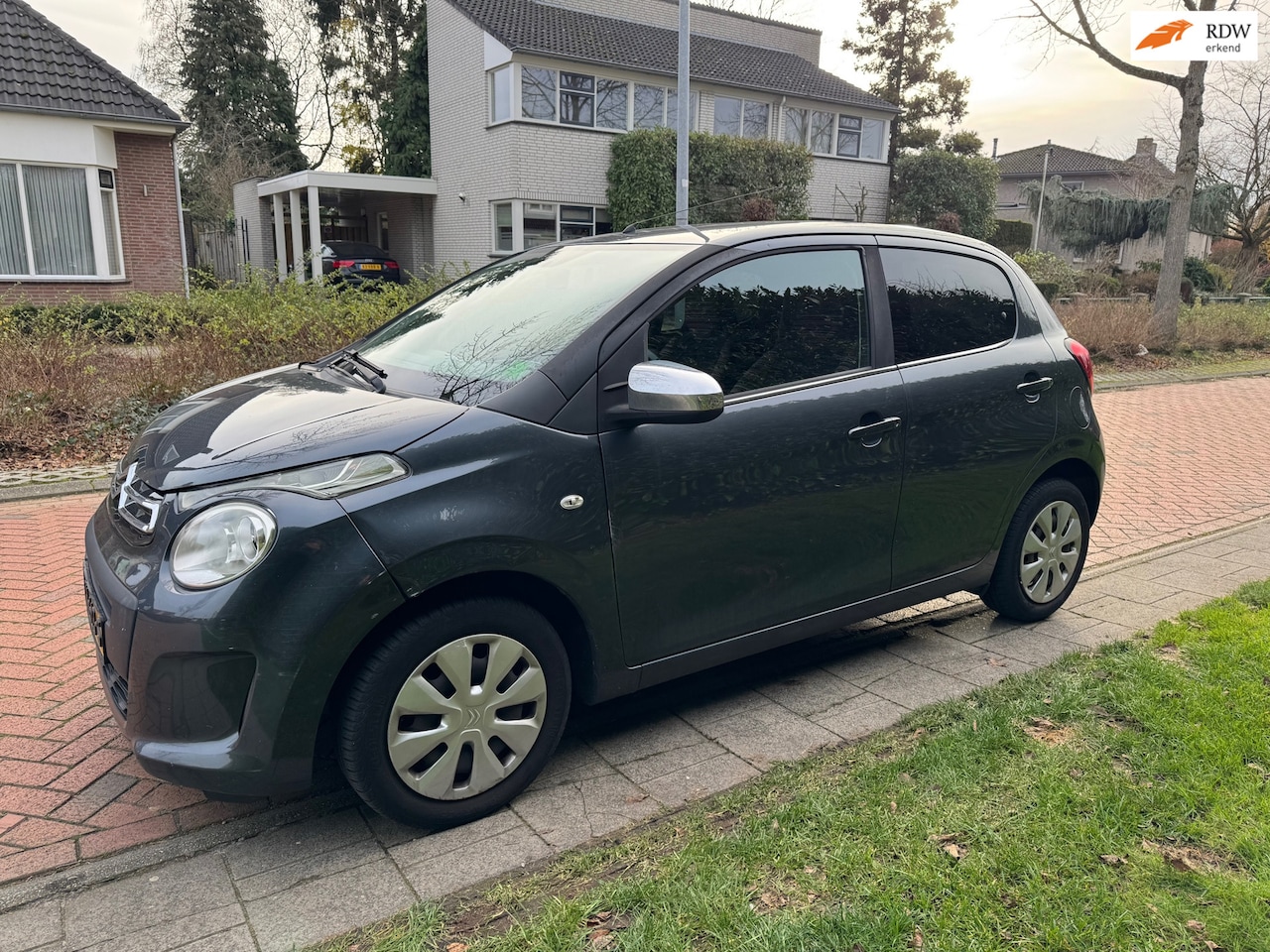 Citroën C1 - 1.0 e-VTi, met airco en elektrische ramen, gebruikers schade (zie foto's), APK 25-06-2026. - AutoWereld.nl