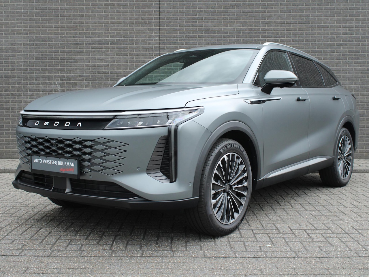 Omoda 9 - SHS PHEV Premium Uit voorraad leverbaar * Matgrijs * 20"LM velgen * Elek.schuif/kanteldak - AutoWereld.nl