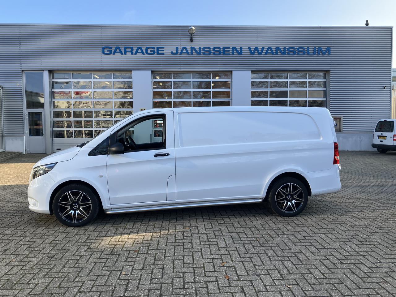Mercedes-Benz Vito - 114 CDI EXTRA LANG TREKHAAK - AutoWereld.nl