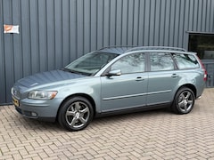 Volvo V50 - 2.5 T5 AWD Summum YOUNGTIMER/AUTOMAAT/APK/