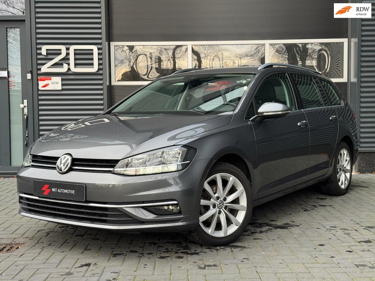 Volkswagen Golf Variant - 7.5 1.0 TSI Highline | DIGITAL DASH | CRUISE | CAMERA | PDC | TREKHAAK | DEALER ONDERHOUDE - AutoWereld.nl