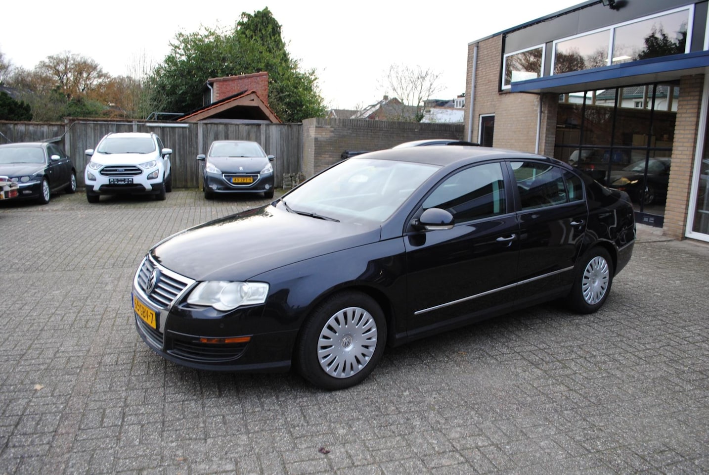 Volkswagen Passat - 1.9 TDI Bluemotion Business 1.9 TDI Bluemotion Business,DEALER ONDERHOUDEN. - AutoWereld.nl