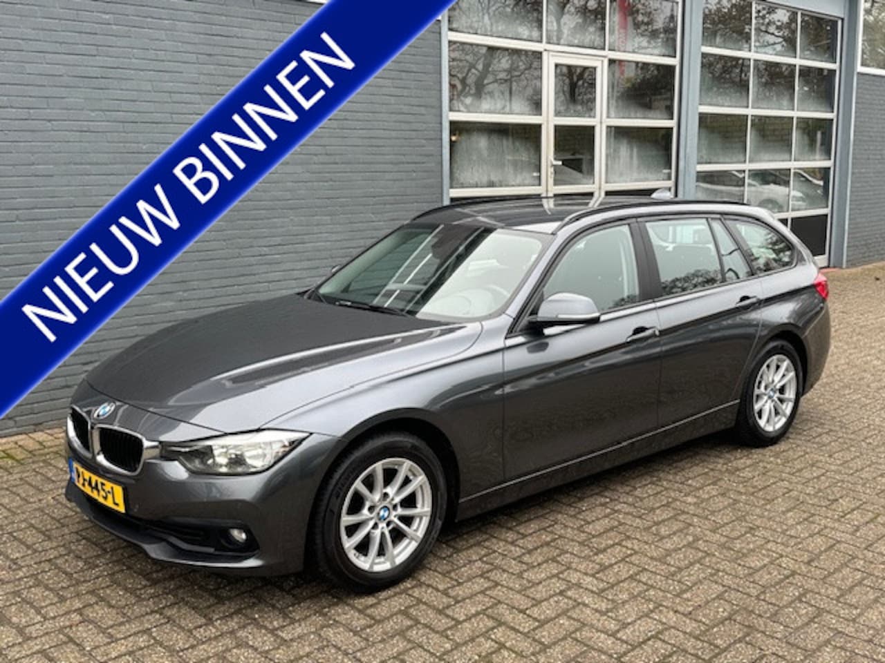 BMW 3-serie Touring - Automaat 316d Essential - AutoWereld.nl