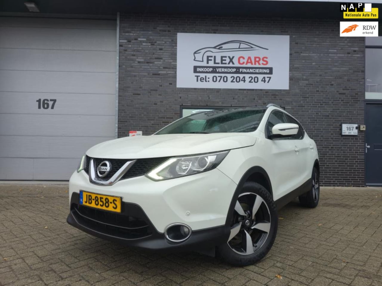 Nissan Qashqai - 1.2 N-Connecta [Pano|Keyless|360 Camera|Lane assist|Cruise] - AutoWereld.nl