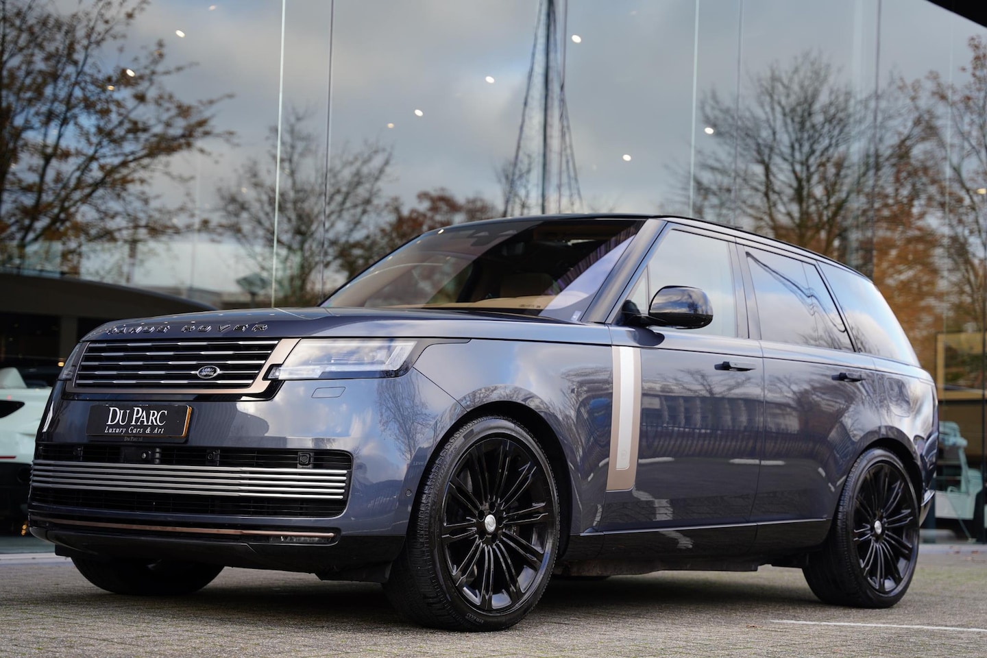 Land Rover Range Rover - P 510 E SV Bespoke Interieur | Rear Seat Entertainment - AutoWereld.nl